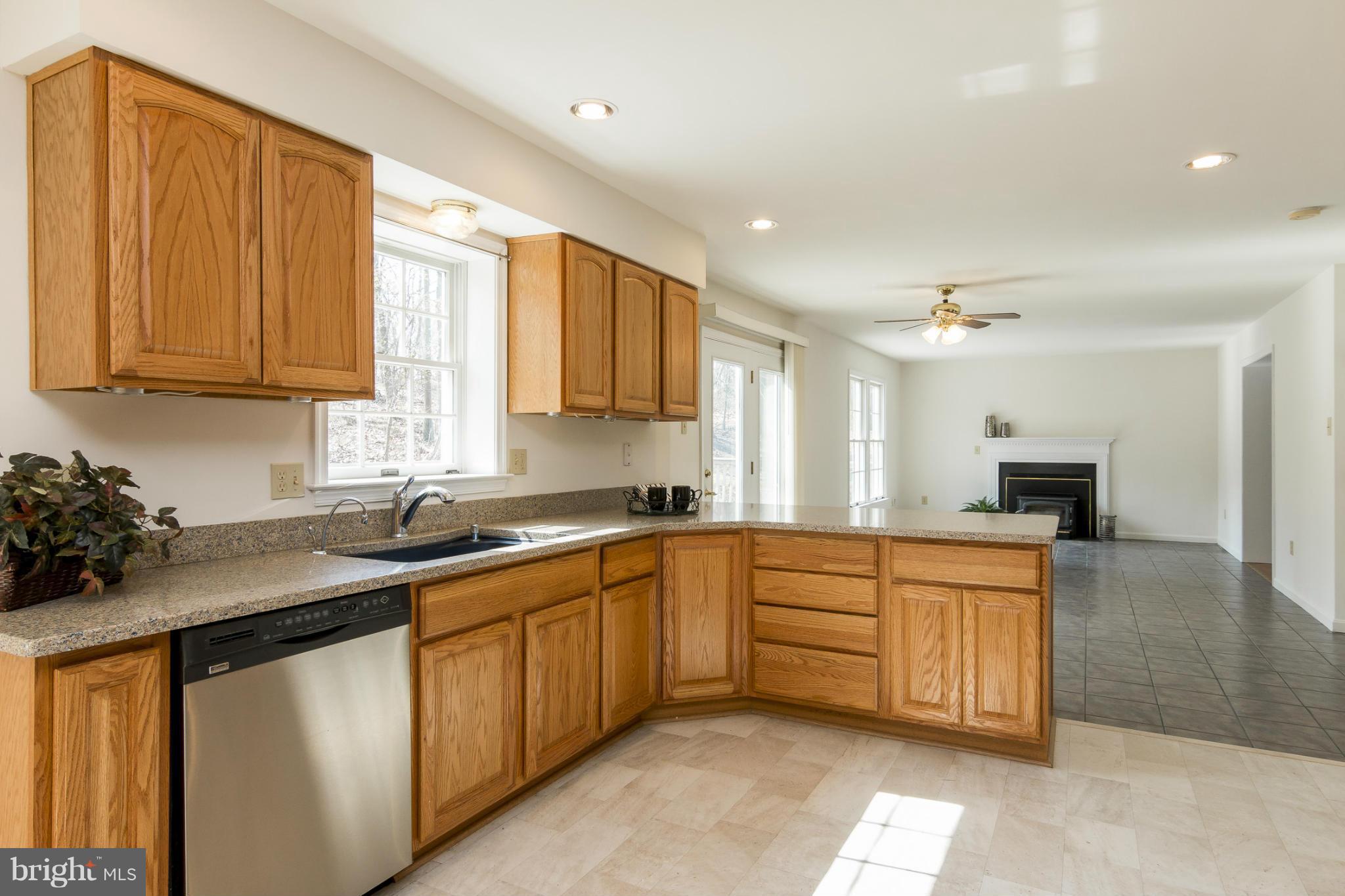 421 Twin Arch Road Mount Airy, MD 21771 - Photo 9 of 30 Kitchen