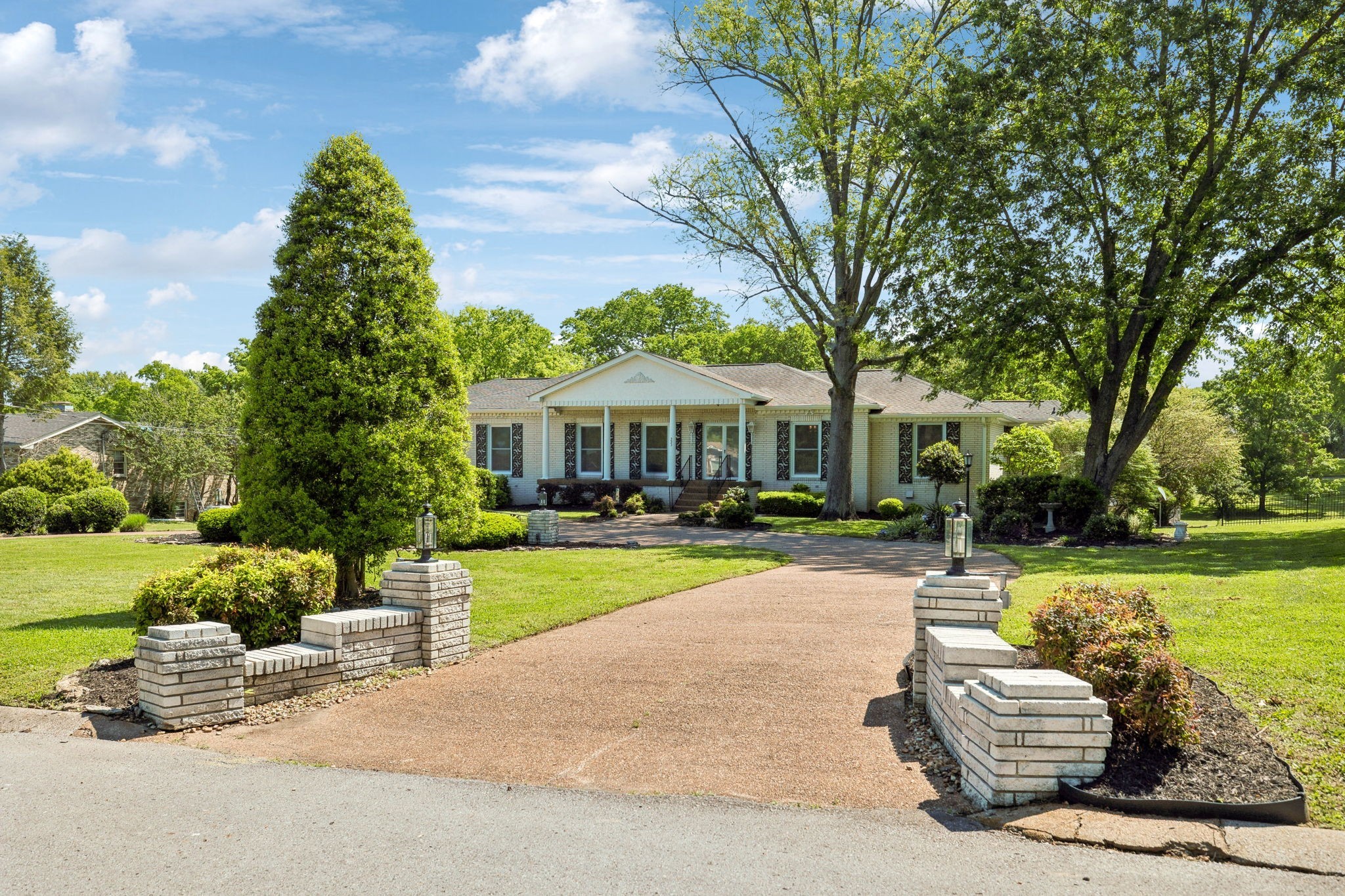223 Kennett Road Old Hickory, TN 37138 - Photo 2 of 78 Gallery Image 2
