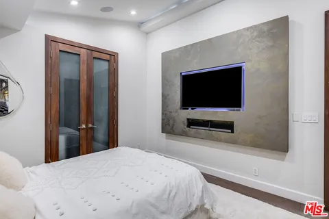 $2,499,000 | 3430 Wrightwood Drive, Studio City, CA 91604