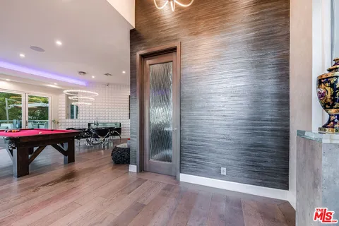 $2,499,000 | 3430 Wrightwood Drive, Studio City, CA 91604