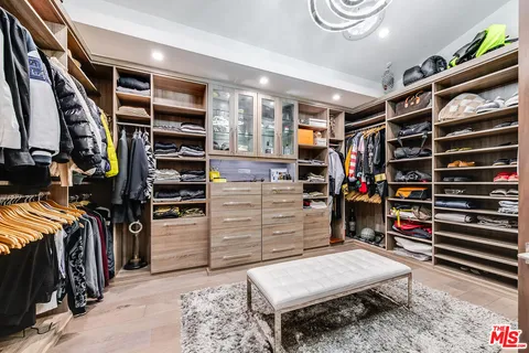 $2,499,000 | 3430 Wrightwood Drive, Studio City, CA 91604