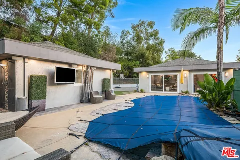 $2,499,000 | 3430 Wrightwood Drive, Studio City, CA 91604