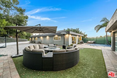 $2,499,000 | 3430 Wrightwood Drive, Studio City, CA 91604