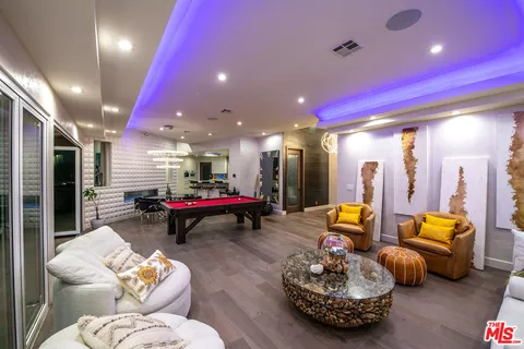 $2,499,000 | 3430 Wrightwood Drive, Studio City, CA 91604