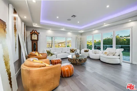 $2,499,000 | 3430 Wrightwood Drive, Studio City, CA 91604