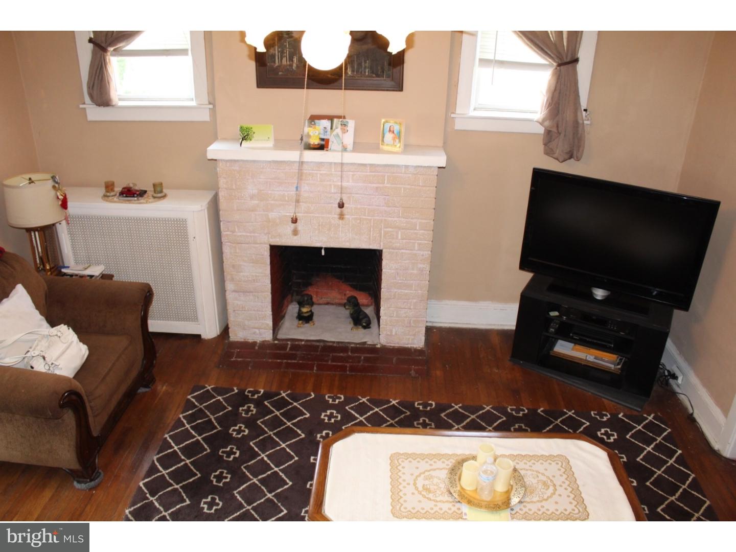 16 North State Road Upper Darby, PA 19082 - Photo 3 of 25 Living Room