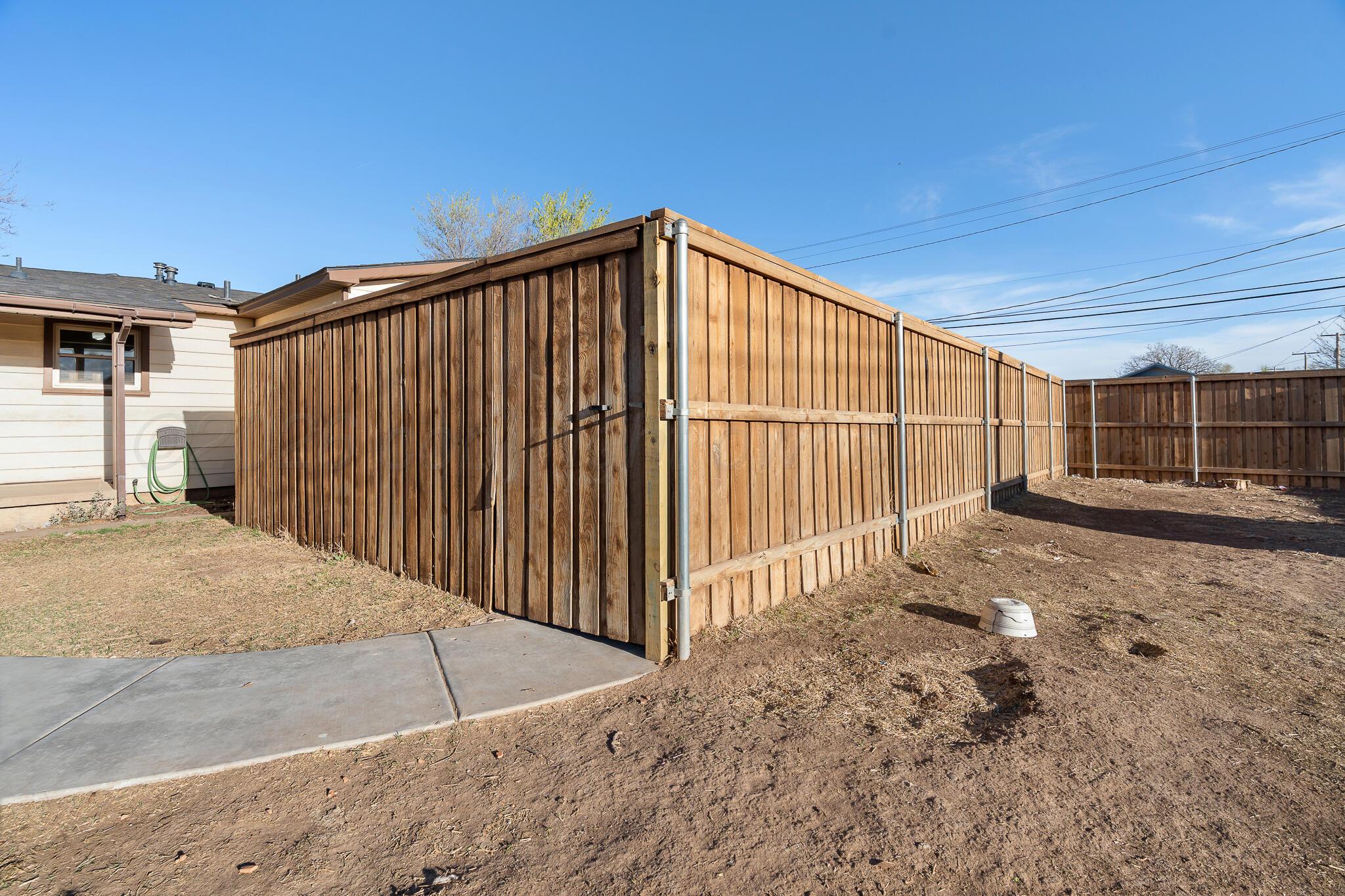 710 North Roberts Street Amarillo, TX 79107 - Photo 18 of 20 a view of a backyard
