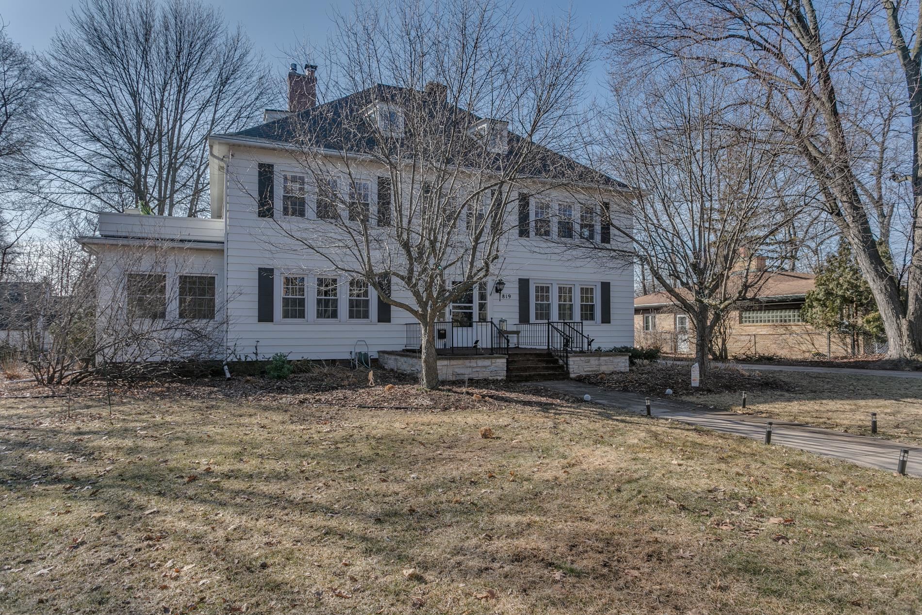 819 East Forest Ave  