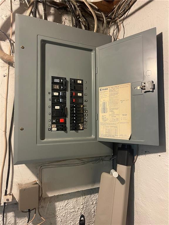 417 North 6th Avenue Butler, PA 16001 - Photo 25 of 25 a bathroom with a bathtub and a window