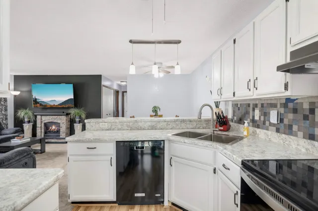 $154,000 | 2536 Brookdale Lane, Brooklyn Park, MN 55444