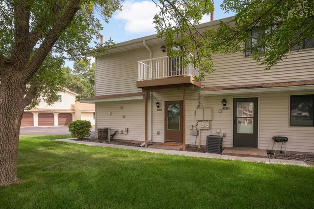 $154,000 | 2536 Brookdale Lane, Brooklyn Park, MN 55444
