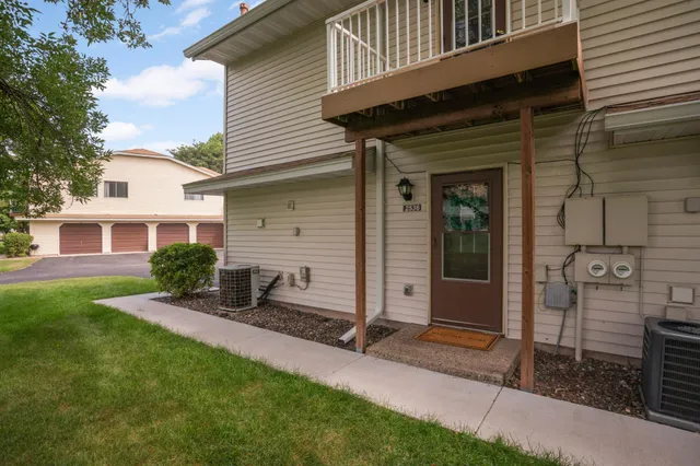 $154,000 | 2536 Brookdale Lane, Brooklyn Park, MN 55444