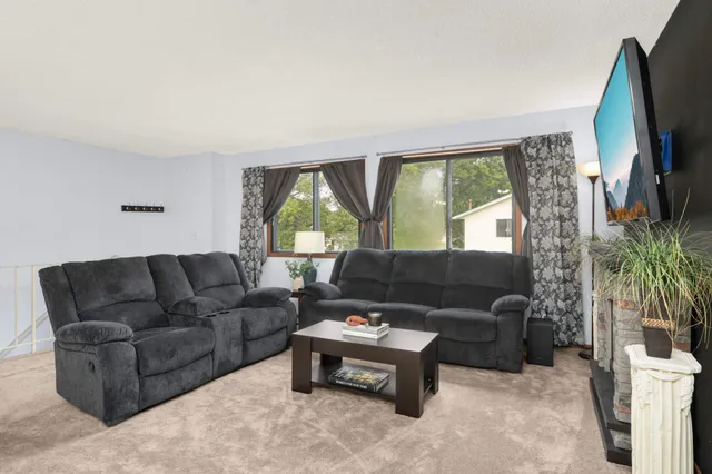 $154,000 | 2536 Brookdale Lane, Brooklyn Park, MN 55444