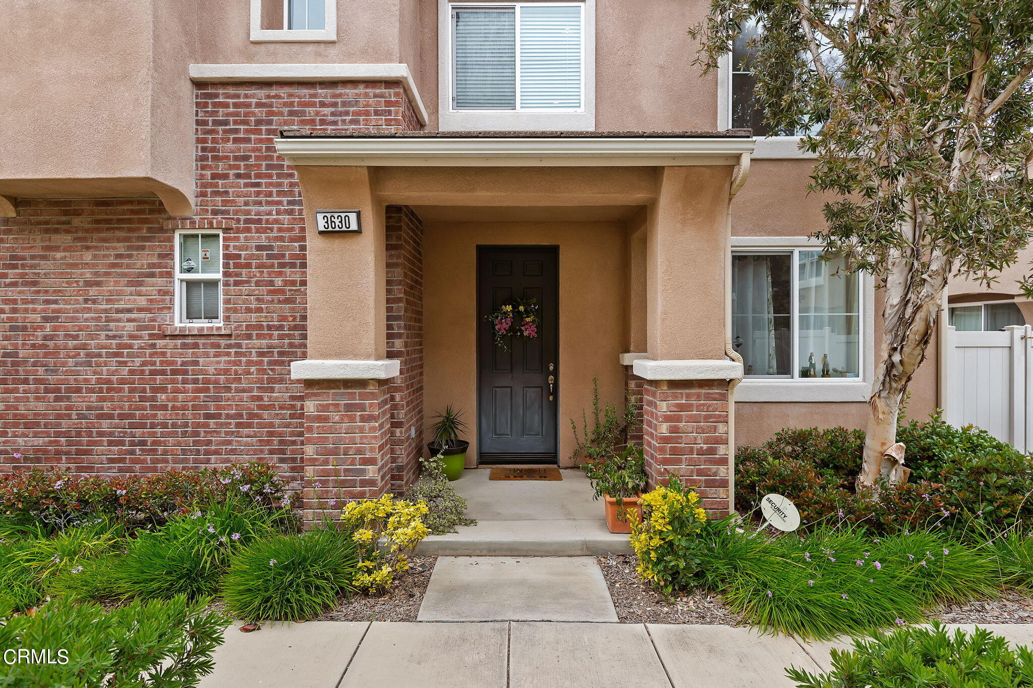 3630 Jolly Roger Way Oxnard, CA 93035 - Photo 3 of 24 a front view of a house