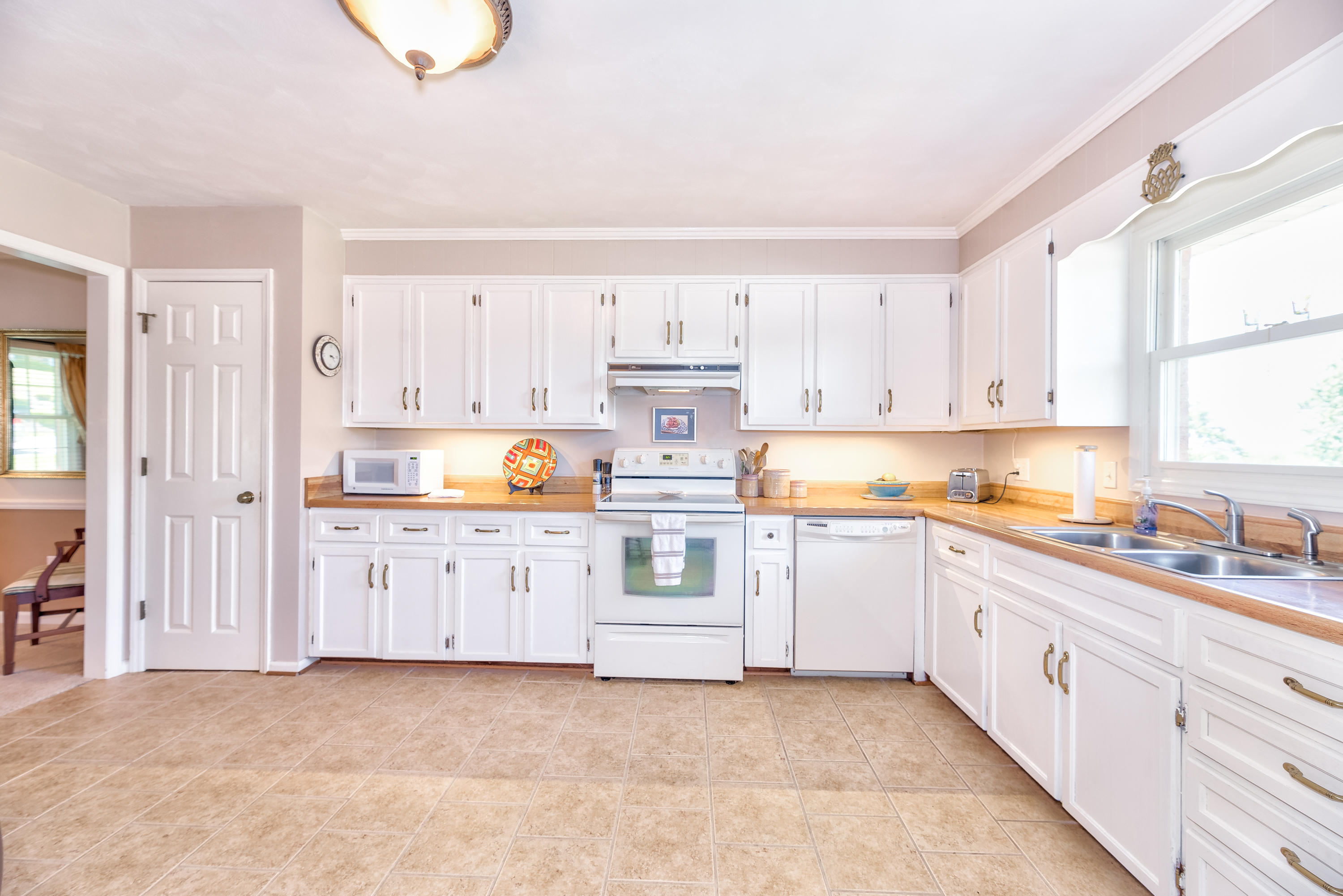473 Stayman Road Roanoke, VA 24019 - Photo 20 of 36 kitchen