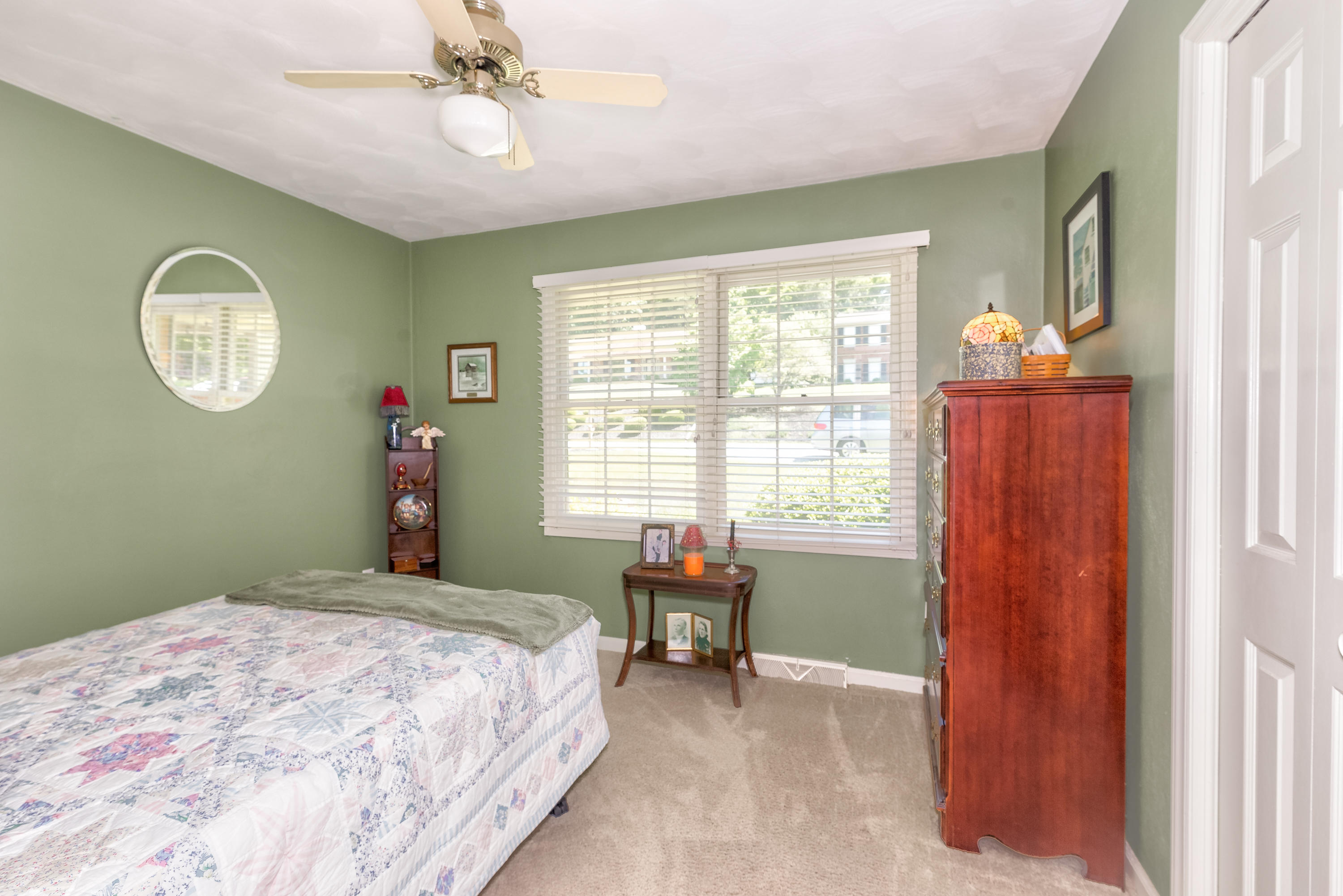 473 Stayman Road Roanoke, VA 24019 - Photo 29 of 36 3 rd bedroom