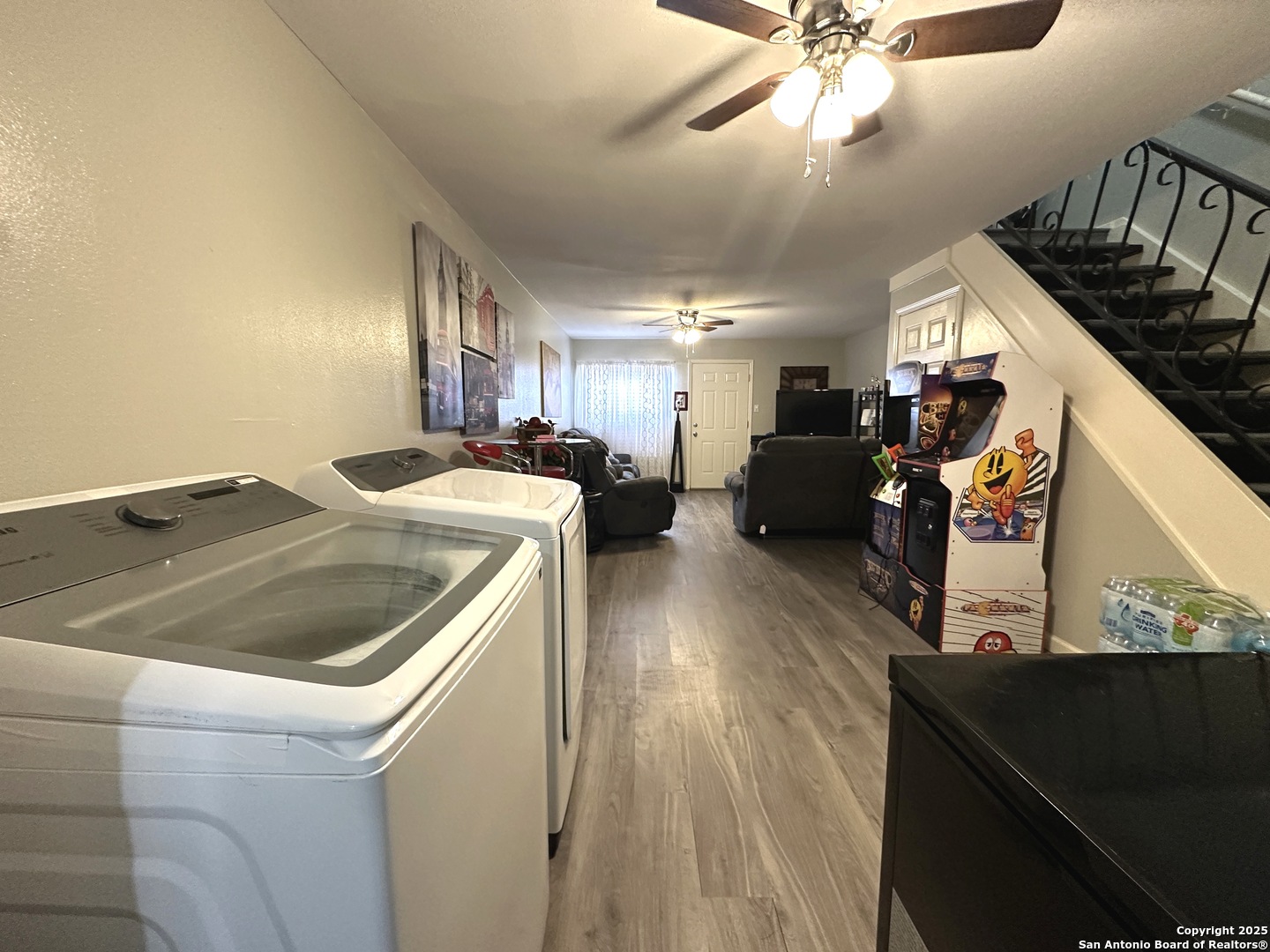 911 Vance Jackson Road, Unit Y San Antonio, TX 78201 - Photo 9 of 40 a kitchen with a sink appliances and cabinets