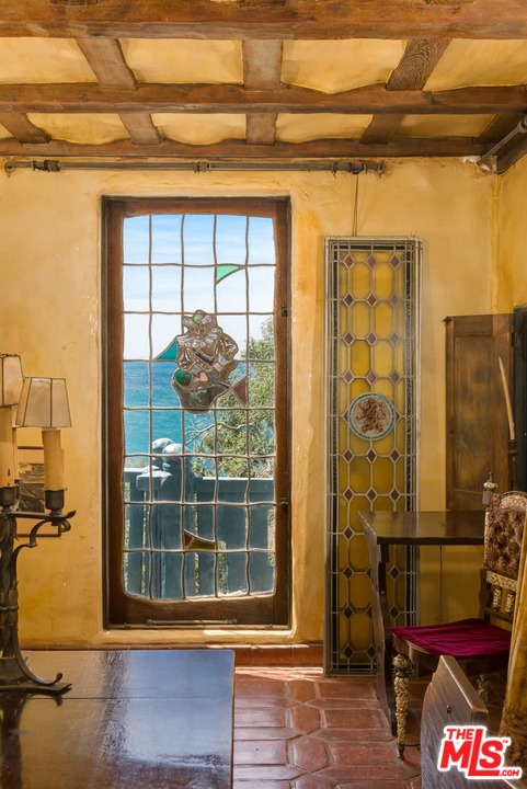 17520 Revello Drive Pacific Palisades, CA 90272 - Photo 20 of 51 a view of outdoor space