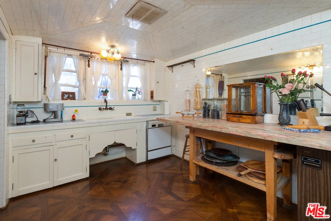 17520 Revello Drive Pacific Palisades, CA 90272 - Photo 25 of 51