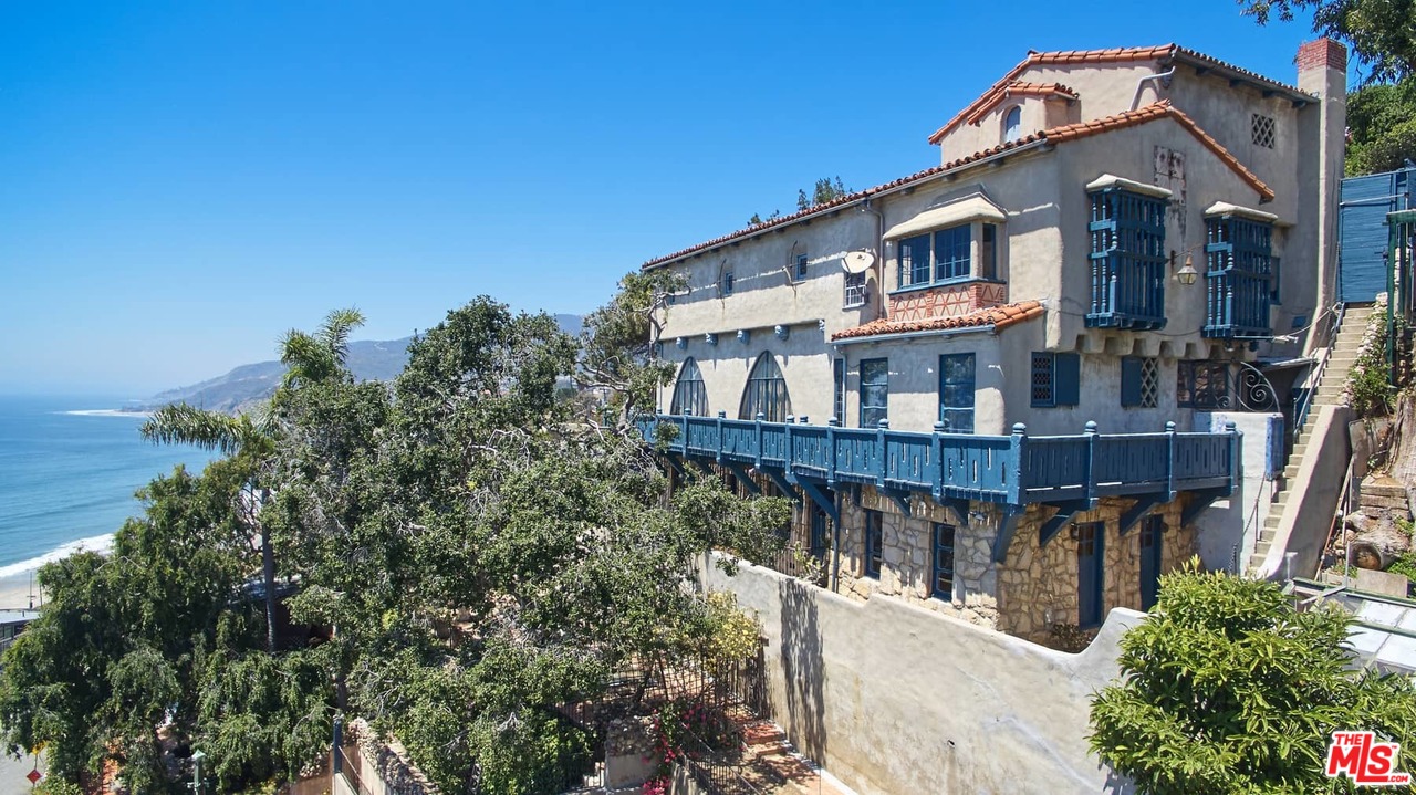 17520 Revello Drive Pacific Palisades, CA 90272 - Photo 4 of 51