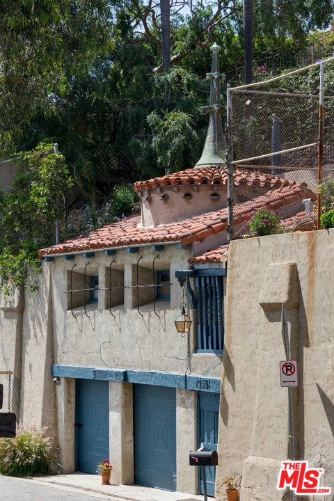 17520 Revello Drive Pacific Palisades, CA 90272 - Photo 48 of 51 a view of outdoor space and yard