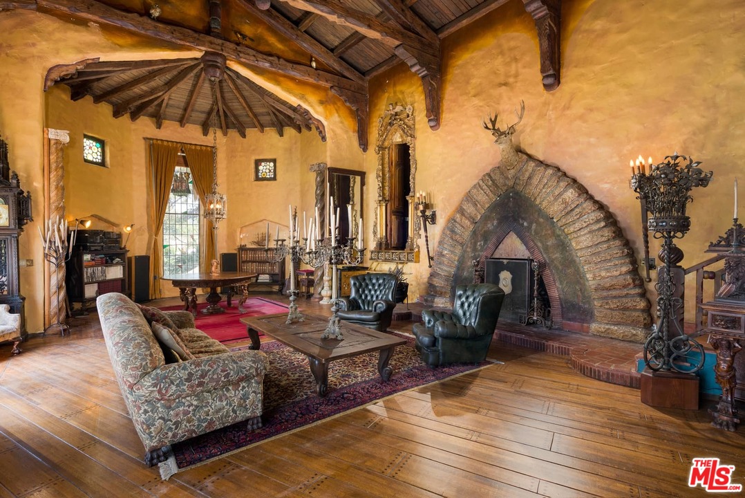 17520 Revello Drive Pacific Palisades, CA 90272 - Photo 10 of 51