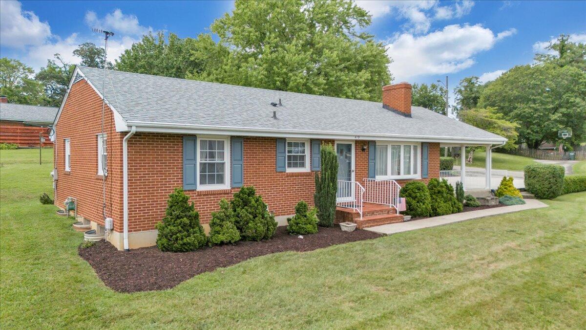 419 Diamond Road Salem, VA 24153 - Photo 48 of 76 50-DJI_20250709160855_0016_D