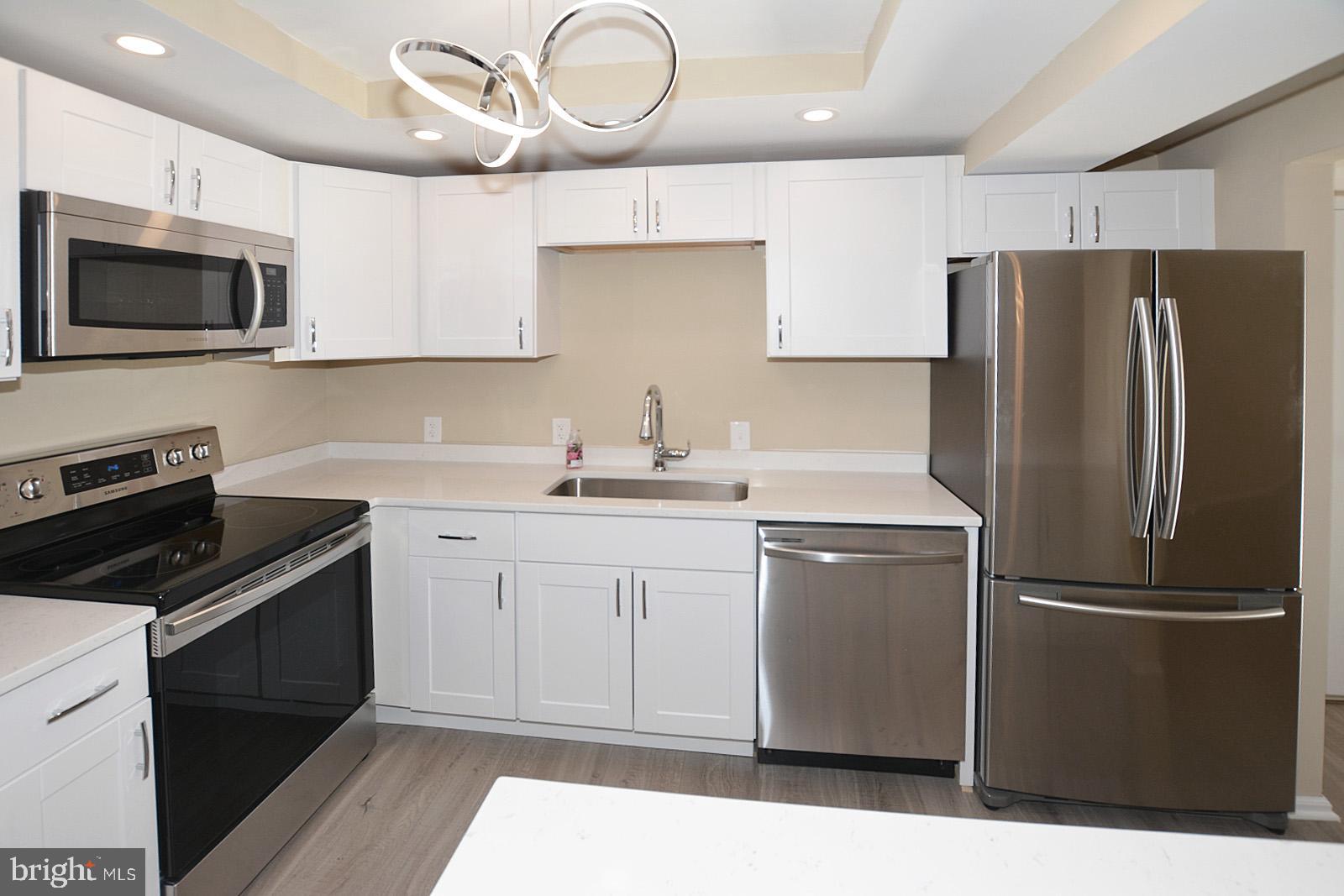 7621 Provincial Drive, Unit 210 McLean, VA 22102 - Photo 4 of 21 Brand New Kitchen