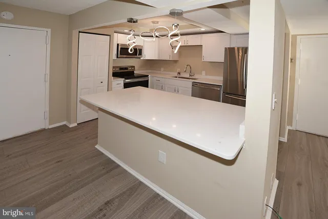 $2,000 | 7621 Provincial Drive, Unit 210, McLean, VA 22102