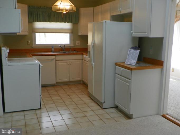 5339 Aylor Road Fairfax, VA 22032 - Photo 3 of 13 Kitchen