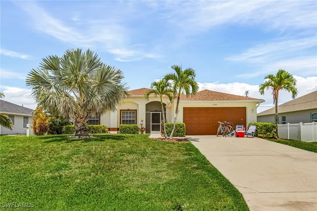 $2,400 | 1909 Southwest 28th Street, Cape Coral, FL 33914