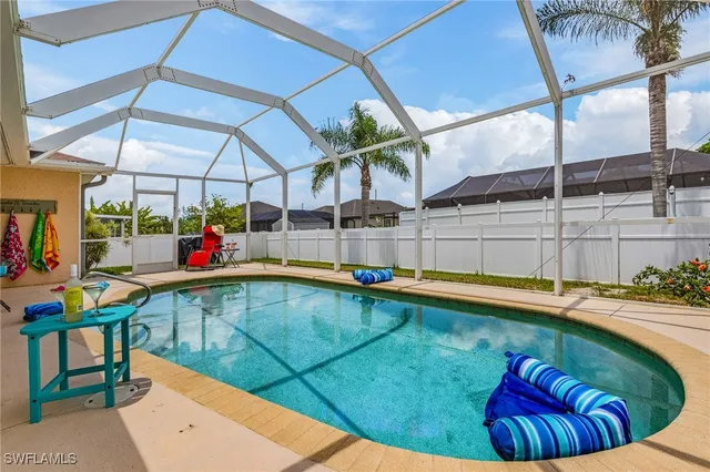 $2,400 | 1909 Southwest 28th Street, Cape Coral, FL 33914