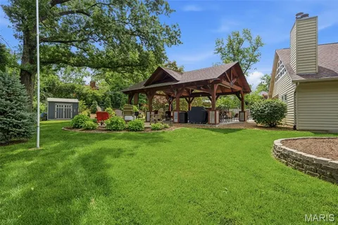 $1,399,900 | 17 Stacy Drive, St. Louis, MO 63132