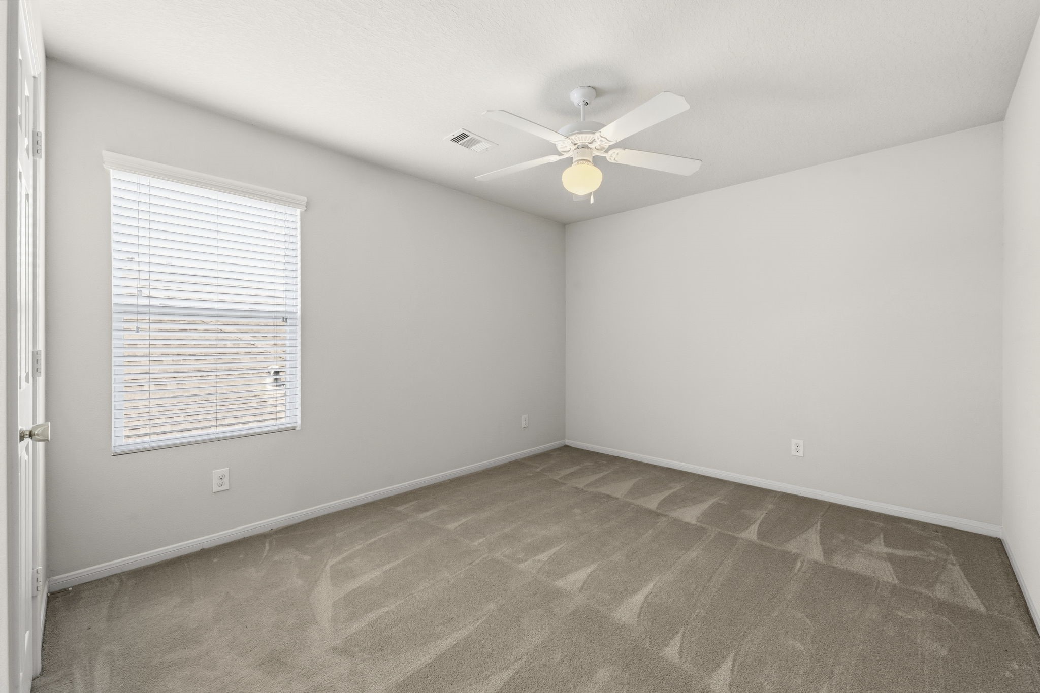 29526 Winton Wood Way Spring, TX 77386 - Photo 18 of 28 Secondary Bedroom #2