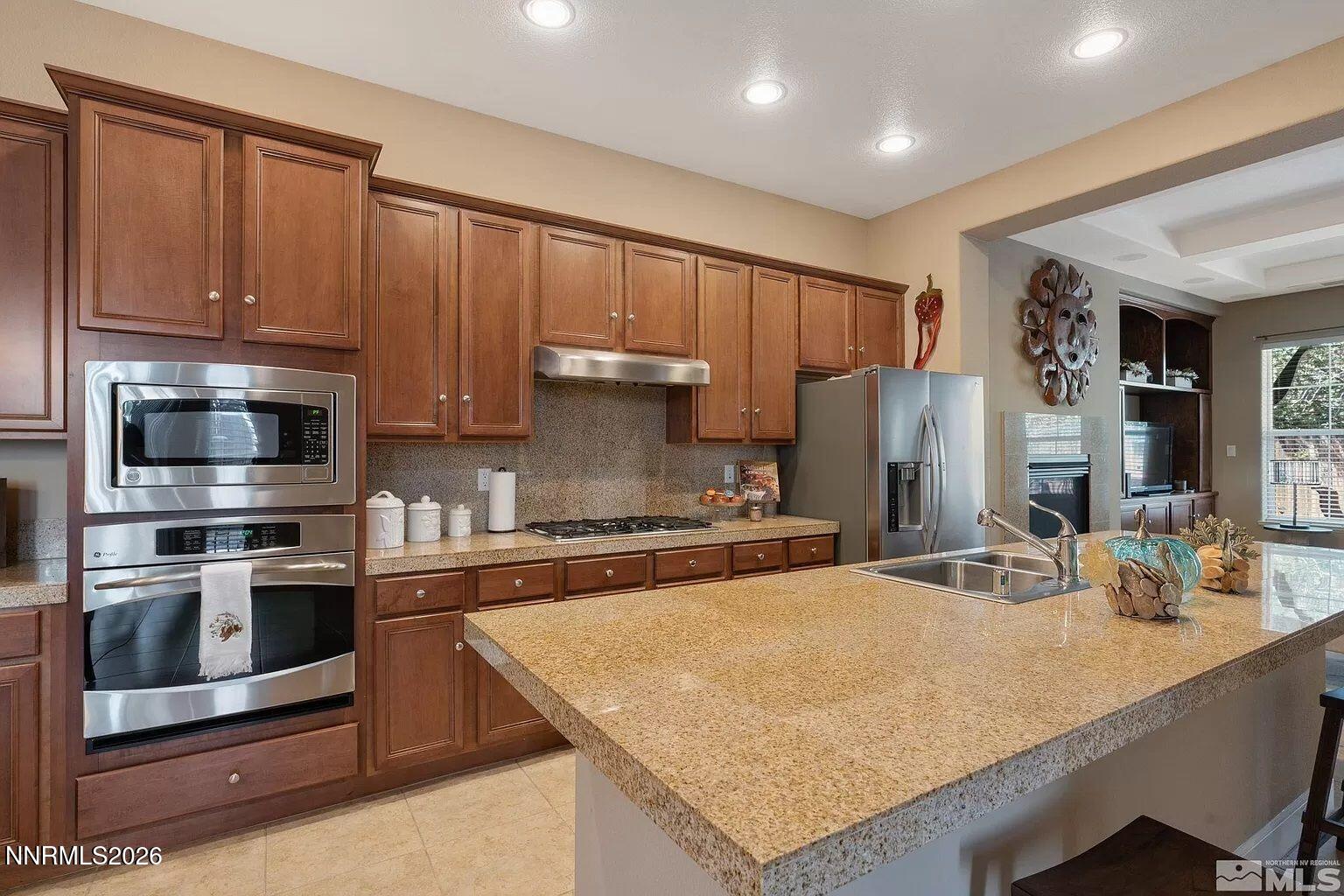 10885 Pentwater Drive Reno, NV 89521 - Photo 14 of 64 10885 Pentwater Pic Kitchen