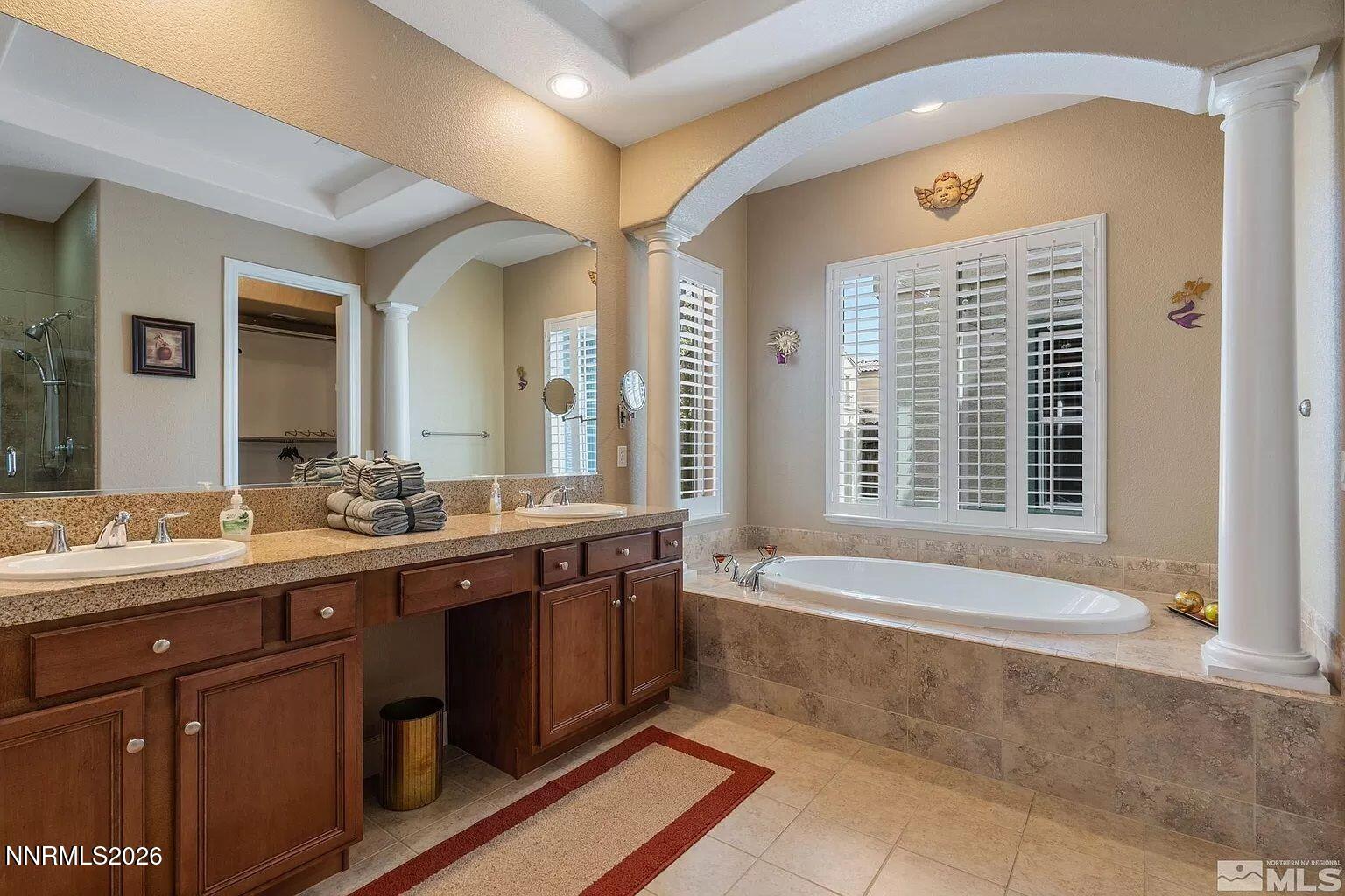 10885 Pentwater Drive Reno, NV 89521 - Photo 28 of 64 10885 Pentwater Pic Master Bath