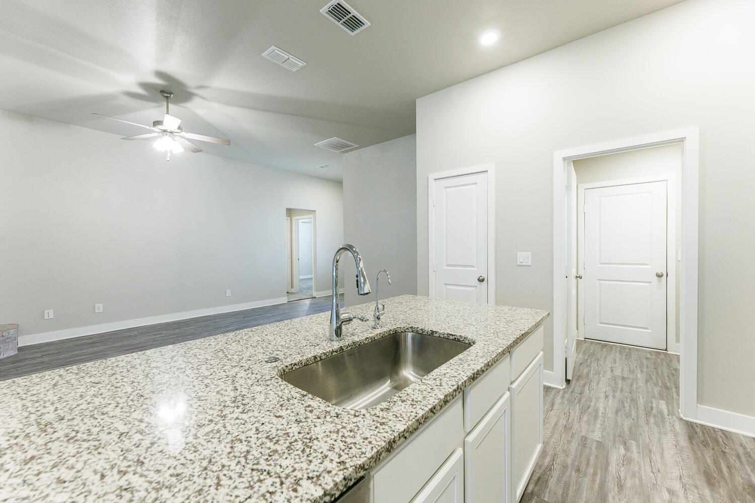 2020 138th Street Lubbock, TX 79423 - Photo 20 of 53 2020 138th-13