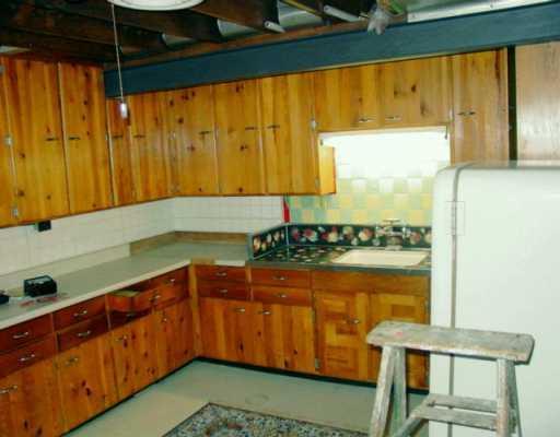 720 Naysmith Road North Versailles, PA 15137 - Photo 7 of 8 Kitchen.