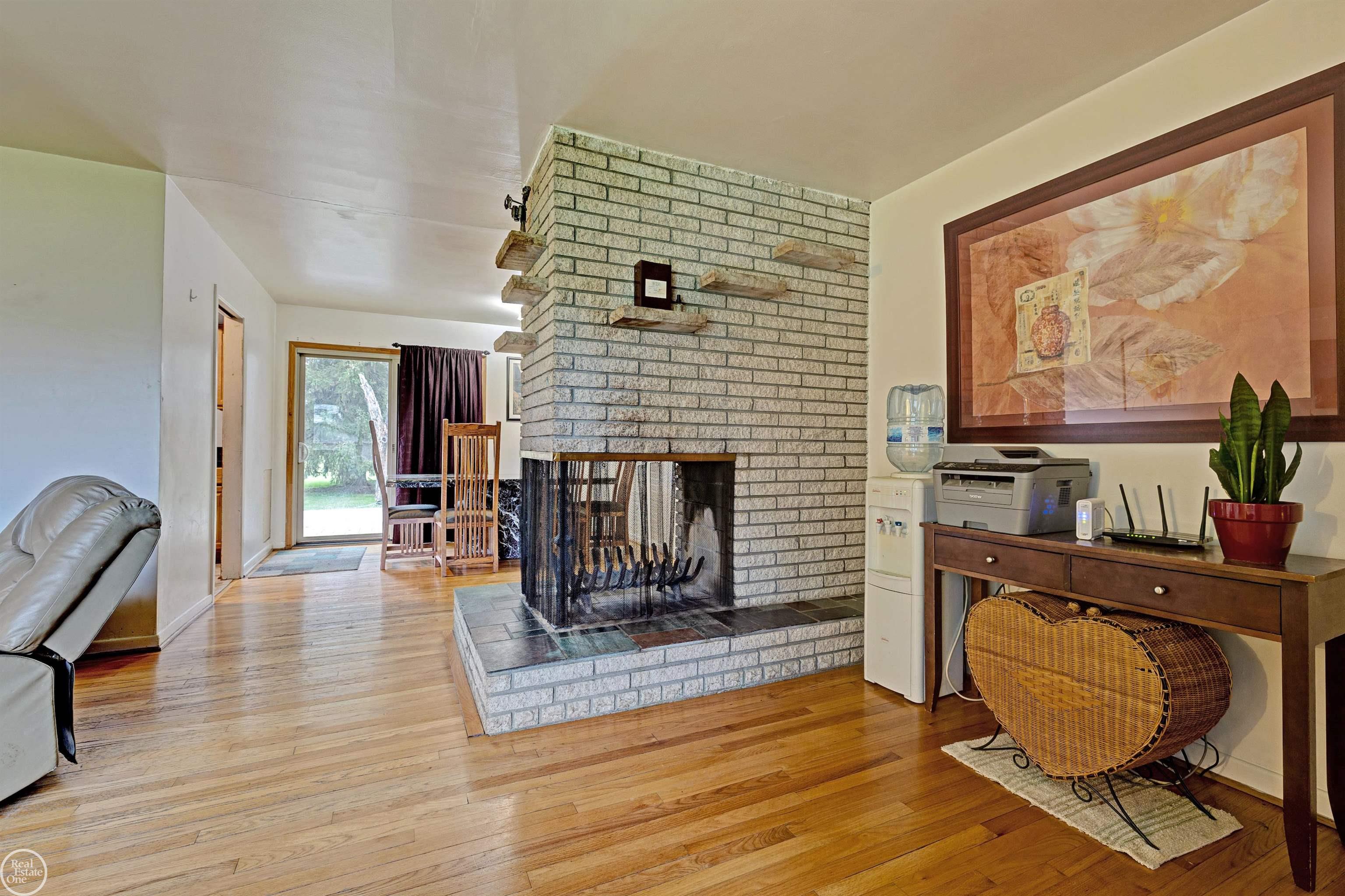 4736 Pelton Road Clarkston, MI 48346 - Photo 9 of 63 50127389-8.JPG