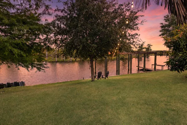 $595,000 | 216 Berwick Drive, Orange, TX 77630