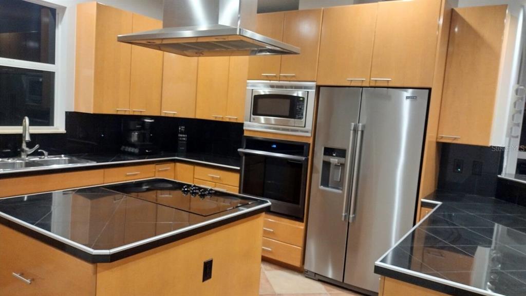 4250 Swift Road Sarasota, FL 34231 - Photo 6 of 23