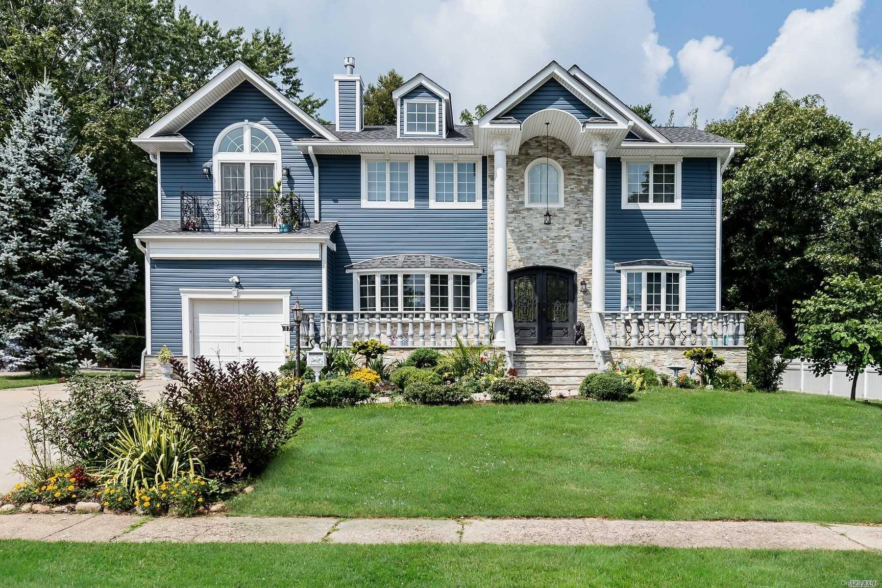 17 Renee Road Syosset, NY 11791 - Photo 1 of 1 FRONT EXTERIOR