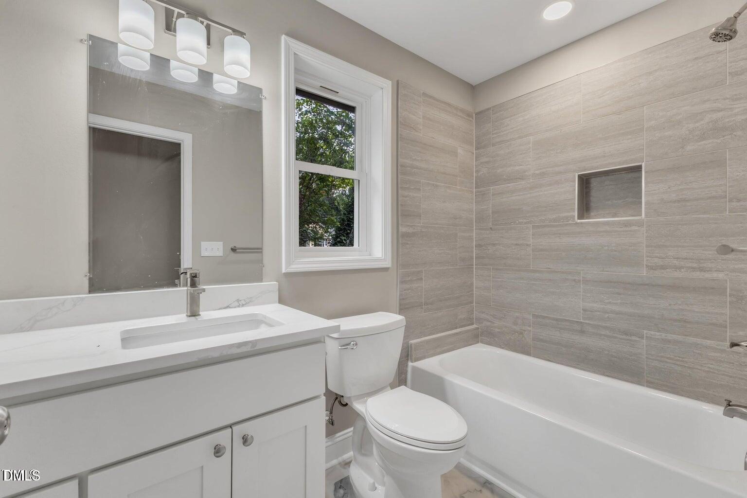 1521 Chapel Hill Road Durham, NC 27701 - Photo 20 of 42 Guest Suite Bath