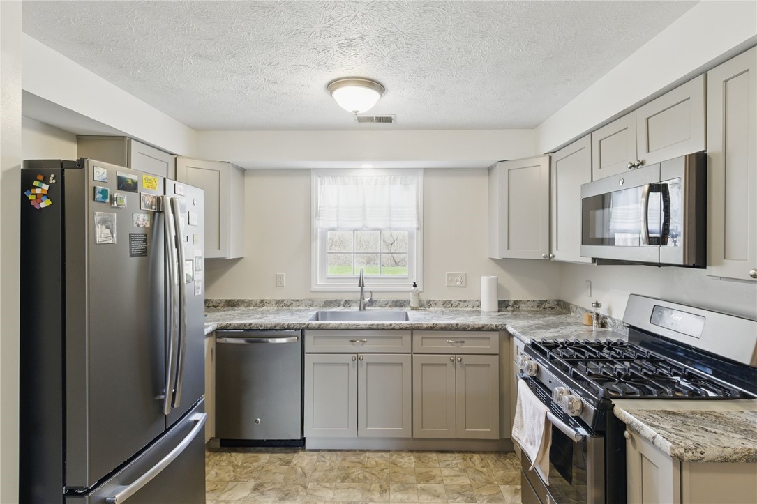 5 A Salmon Run Parma, NY 14468 - Photo 7 of 26