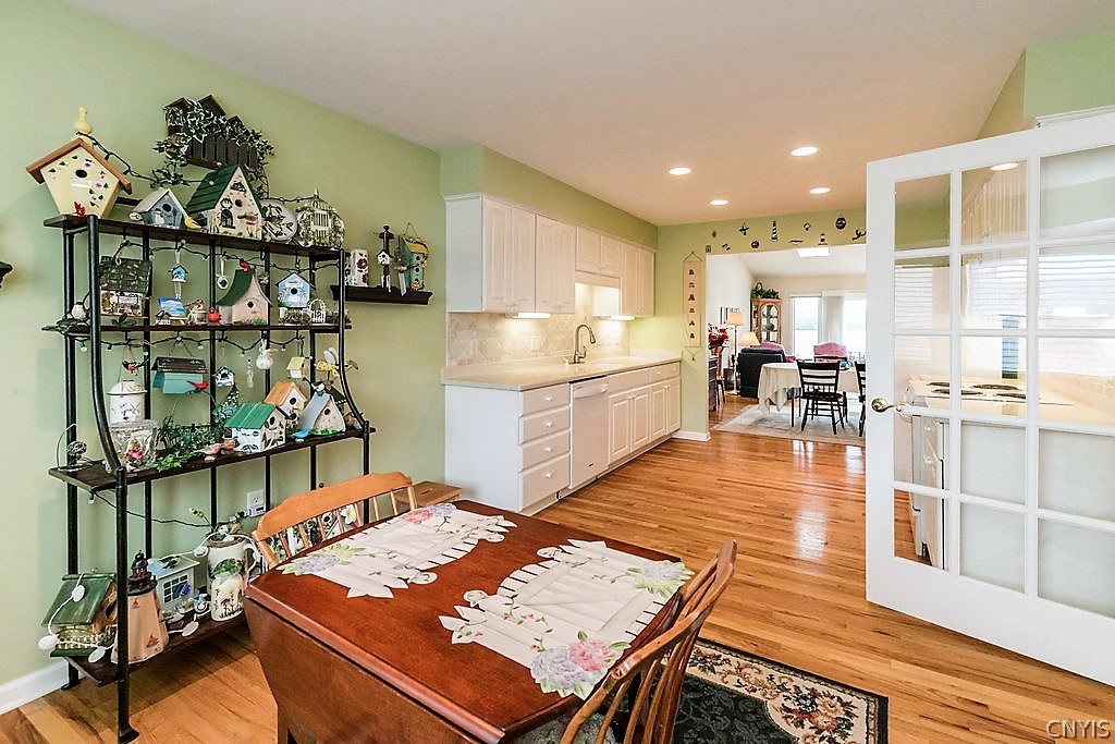 231 Oarlock Circle Manlius, NY 13057 - Photo 8 of 35 Look at how large this space is!