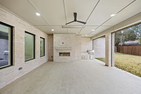 a view of a hall with an empty room