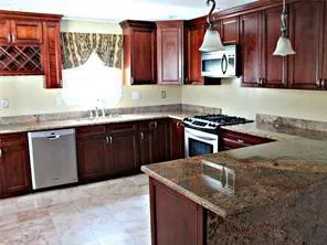 $925,000 | 5863 Bellaire Drive, New Orleans, LA 70124