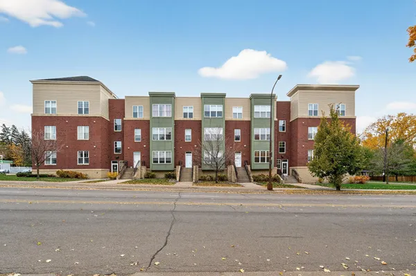 $120,000 | 1776 Maryland Avenue East, Unit 204, St. Paul, MN 55106