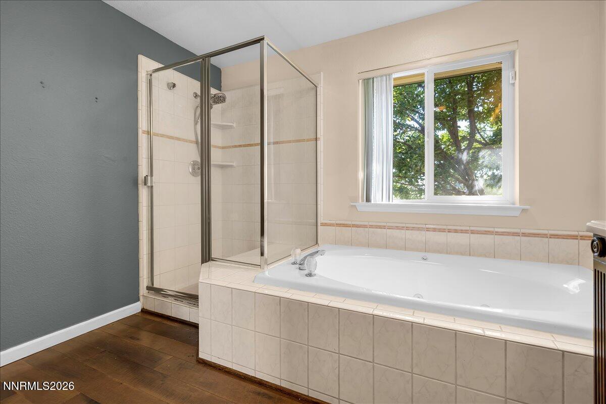 905 Thoroughbred Circle Reno, NV 89508 - Photo 23 of 71 Primary Bathroom