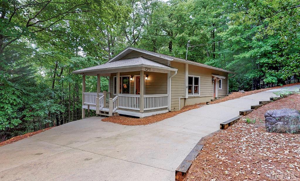 976 Blue Valley Road Highlands, NC 28741 - Photo 19 of 24 Gallery Image 19